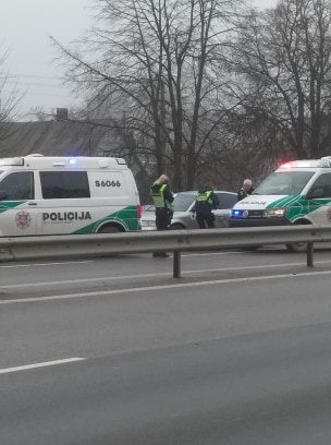Gausios policijos pajėgos stabdė girtus