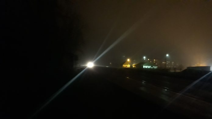 Taip atrodo tamsiu paros metu A9 kelio ruožas ties Linkaičių kaimu.