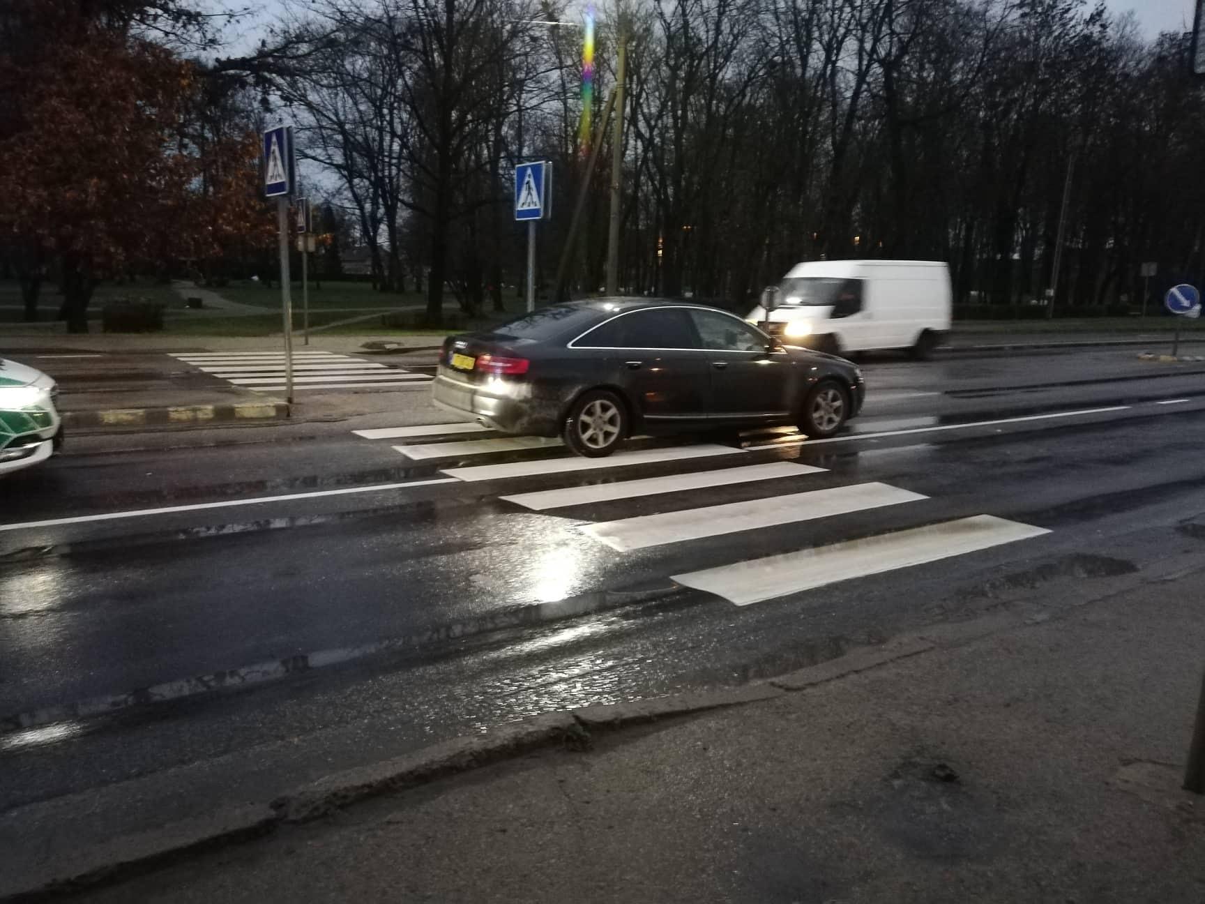 Siūlymas: riboti leistiną automobilių greitį iki 30 km/h visose gyvenamosiose vietose