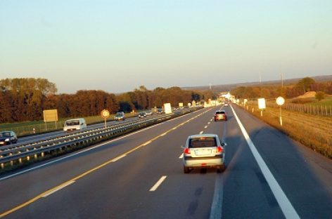 Ruošiamasi įteisinti kelių rinkliavą: iš vairuotojų kišenės – 70 milijonų per metus