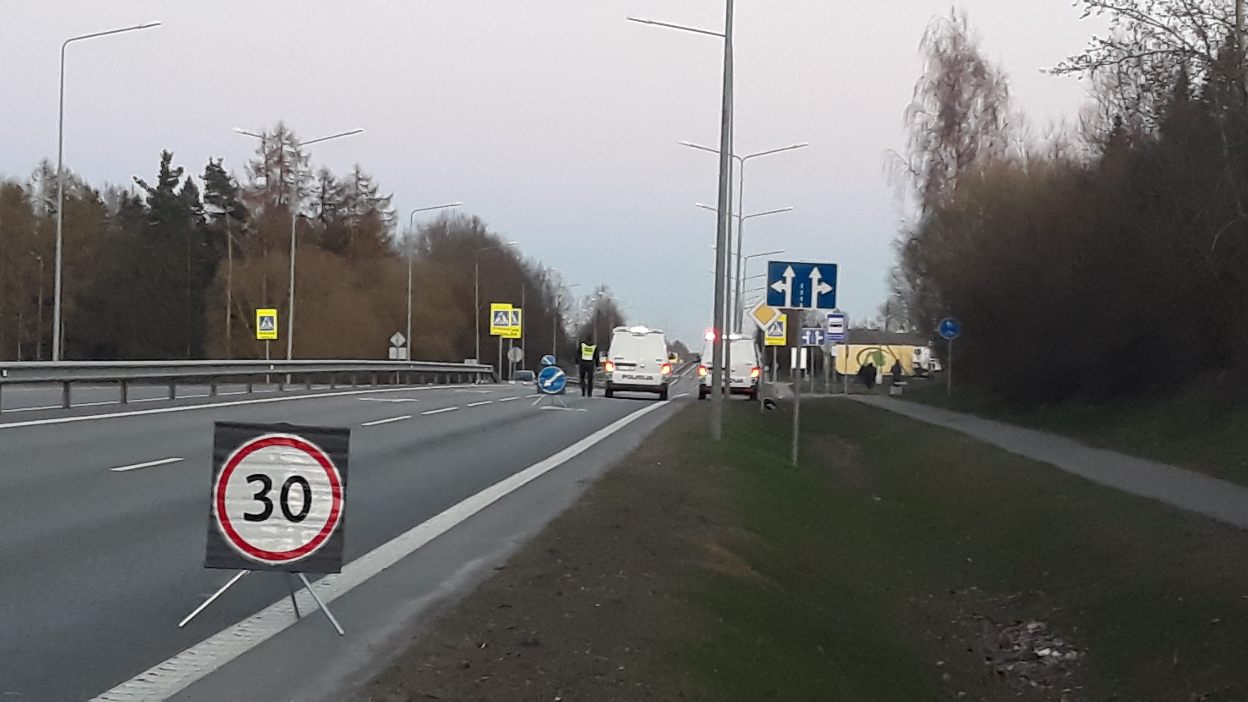 Policijos postas prie "miškų ūkio".