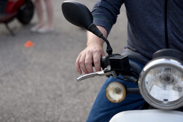 Radviliškio rajonas: keliuose – girti mopedų vairuotojai
