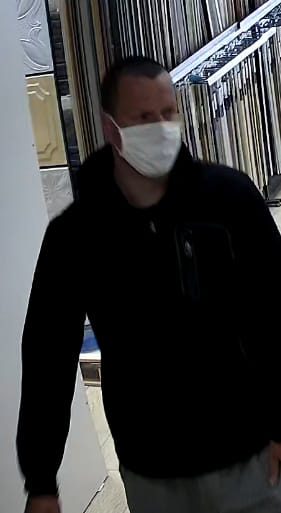 Policijos pareigūnai prašo padėti ištirti vagystę