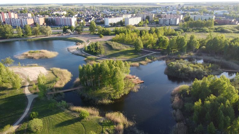 Eibariškių parko tvenkinio vanduo neatitinka reikalavimų. R.Vaitkaus nuotrauka.