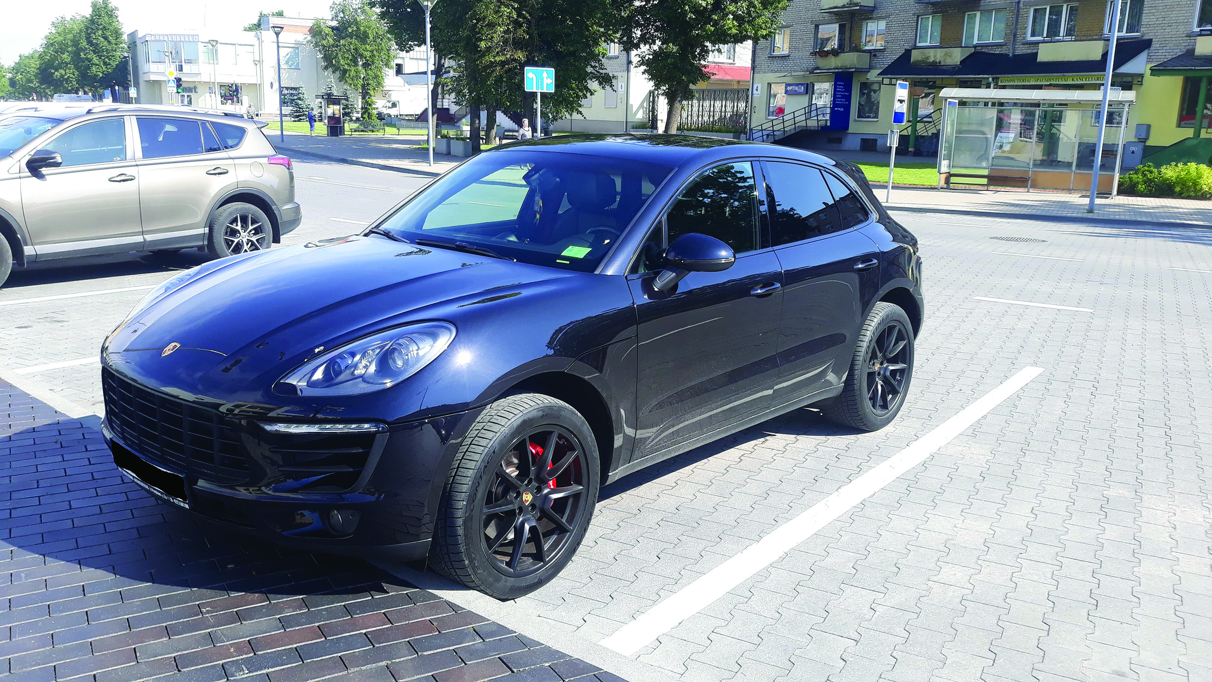 Prabangus automobilis – už mokesčių mokėtojų lėšas