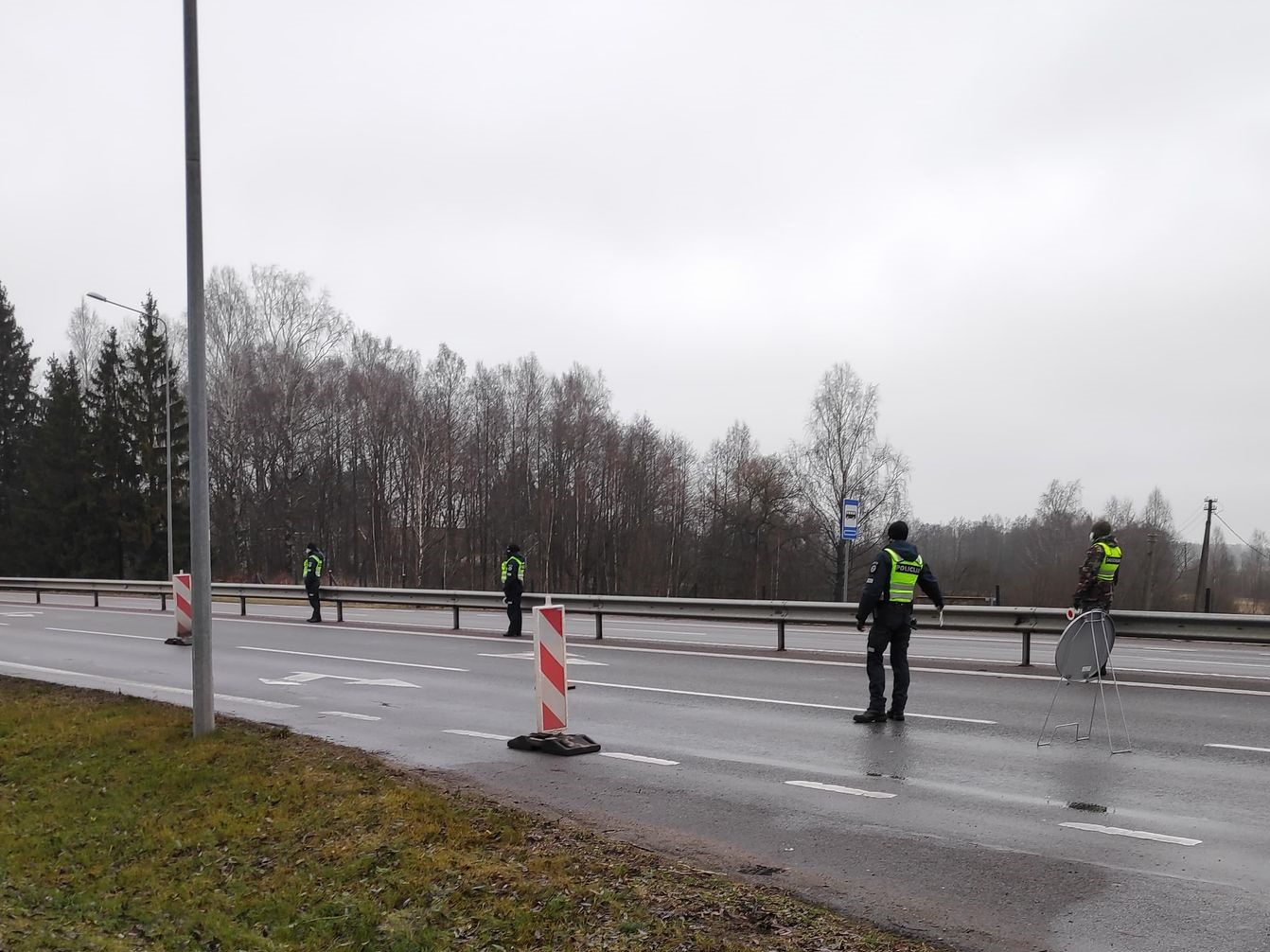 Policija rytoj vėl kontroliuos, kas vyksta į miestą.