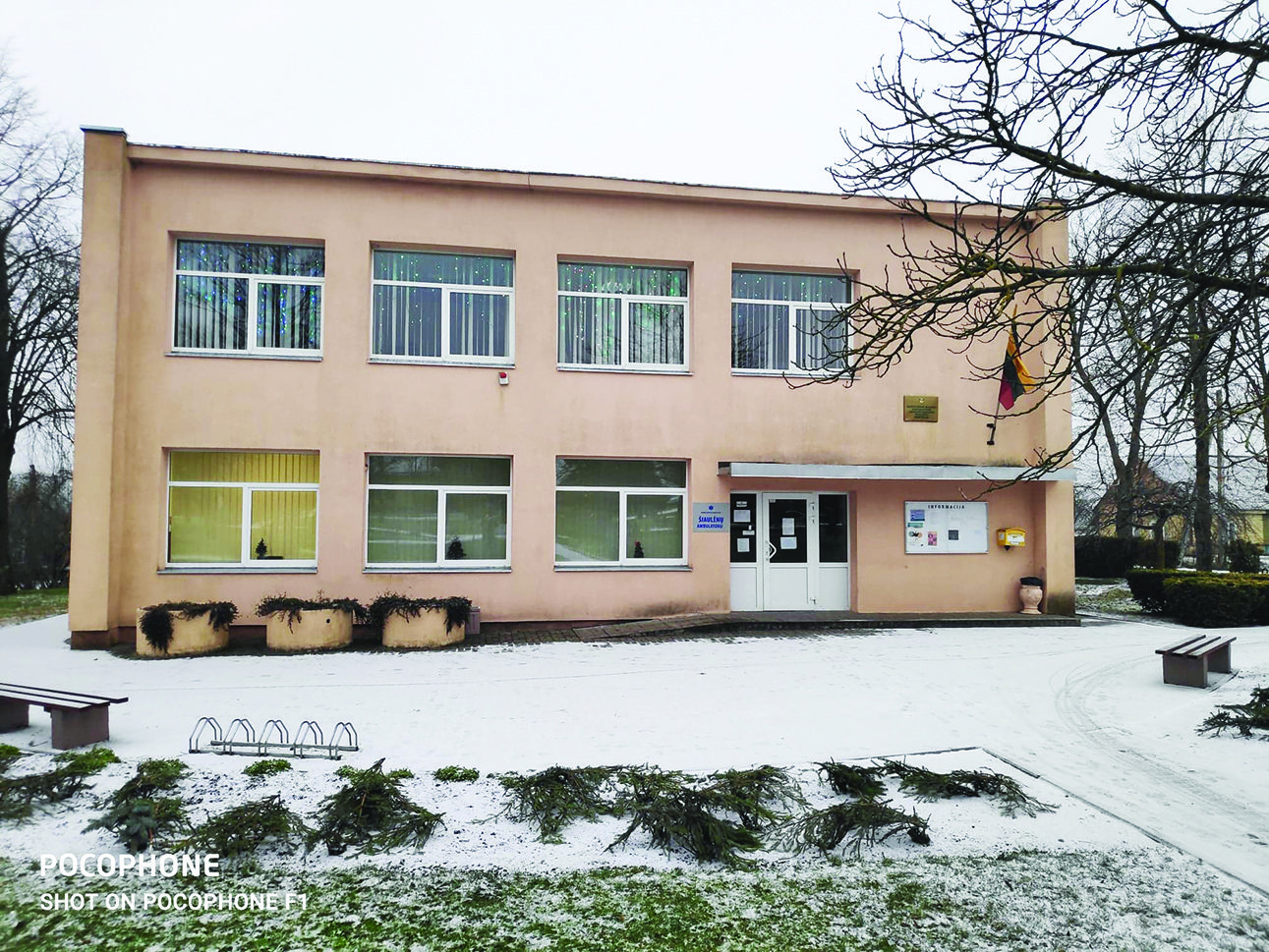 Šiaulėnų medpunkto pacientai verčiami šalti lauke