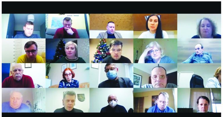 Paskutiniame 2020 metų Radviliškio rajono savivaldybės Tarybos posėdyje demokratijos pliūpsnis
