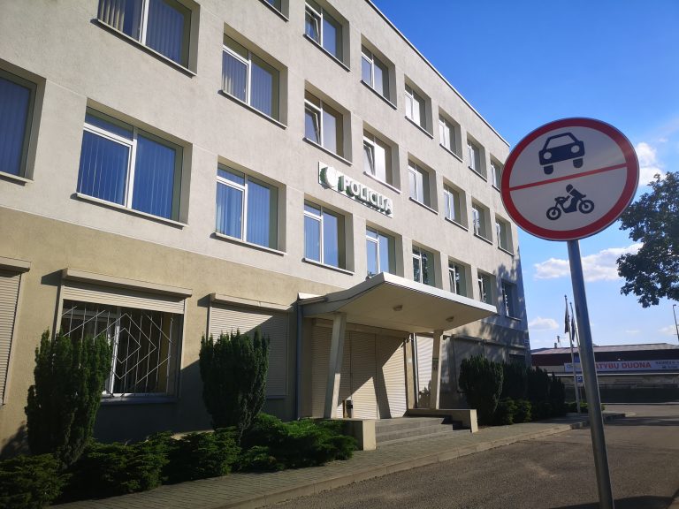 Radviliškio valdžia užsimojo pareigūnus vilioti dosniomis išmokomis