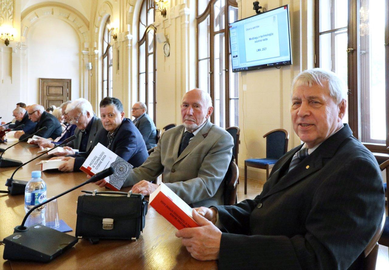 Lietuvos miestų bibliotekoms – tūkstančiai nemokamų mokslo populiarinimo knygų