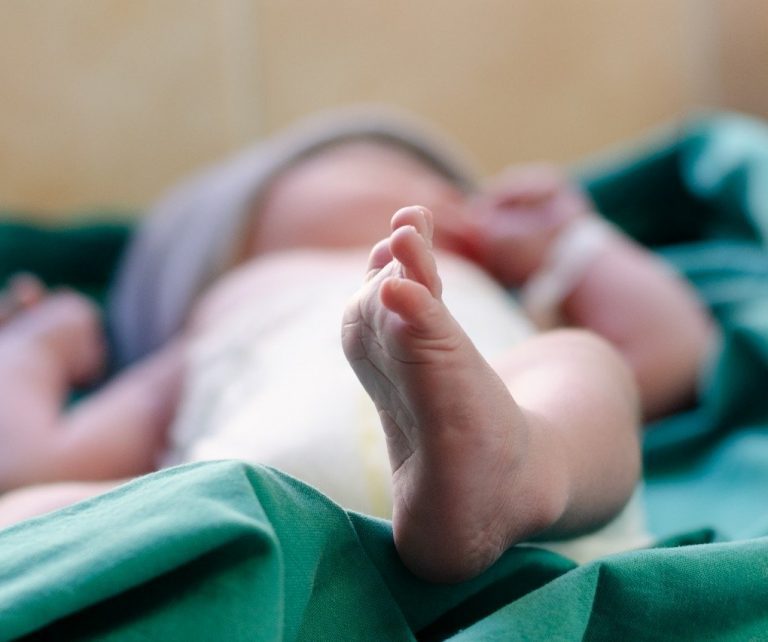 Tragedija Šiaulių rajone: namuose rastas mirusio naujagimio kūnas