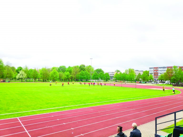Skaudus radviliškiečių futbolininkų pralaimėjimas namuose
