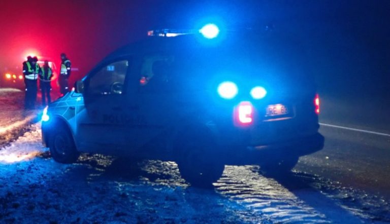 Šeduvoje kraupi nelaimė: vairuotojas užmušė kelyje suklupusį senolį