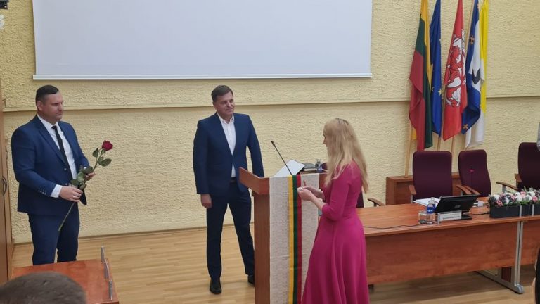 Nepatenkintas bendrapartiečiais V.Petuška paliko demokratus