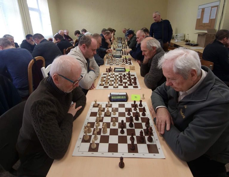 Radviliškio šachmatininkai iškovojo pirmą vietą turnyro etape