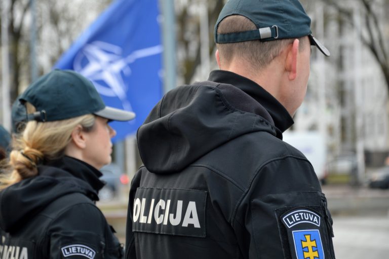 policija