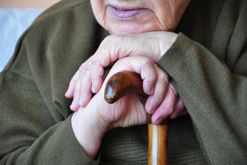 Radviliškietė namuose primušė senjorę