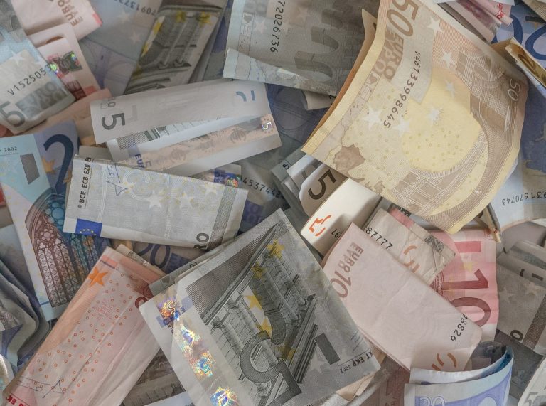 money-141163_1280