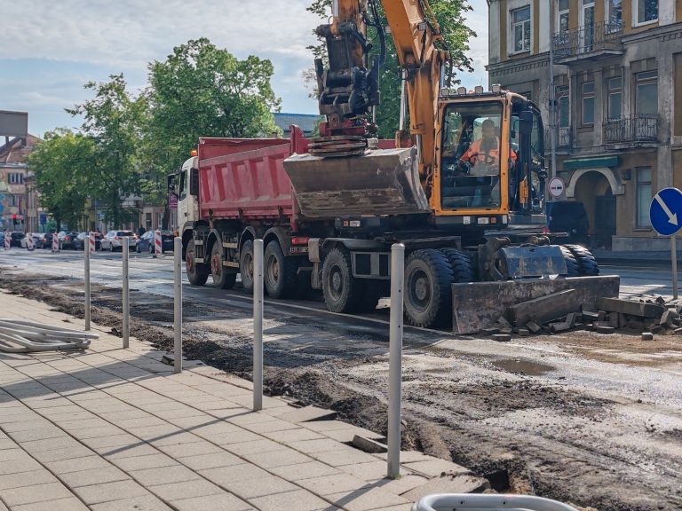 Gatvių remontas kelininkai
