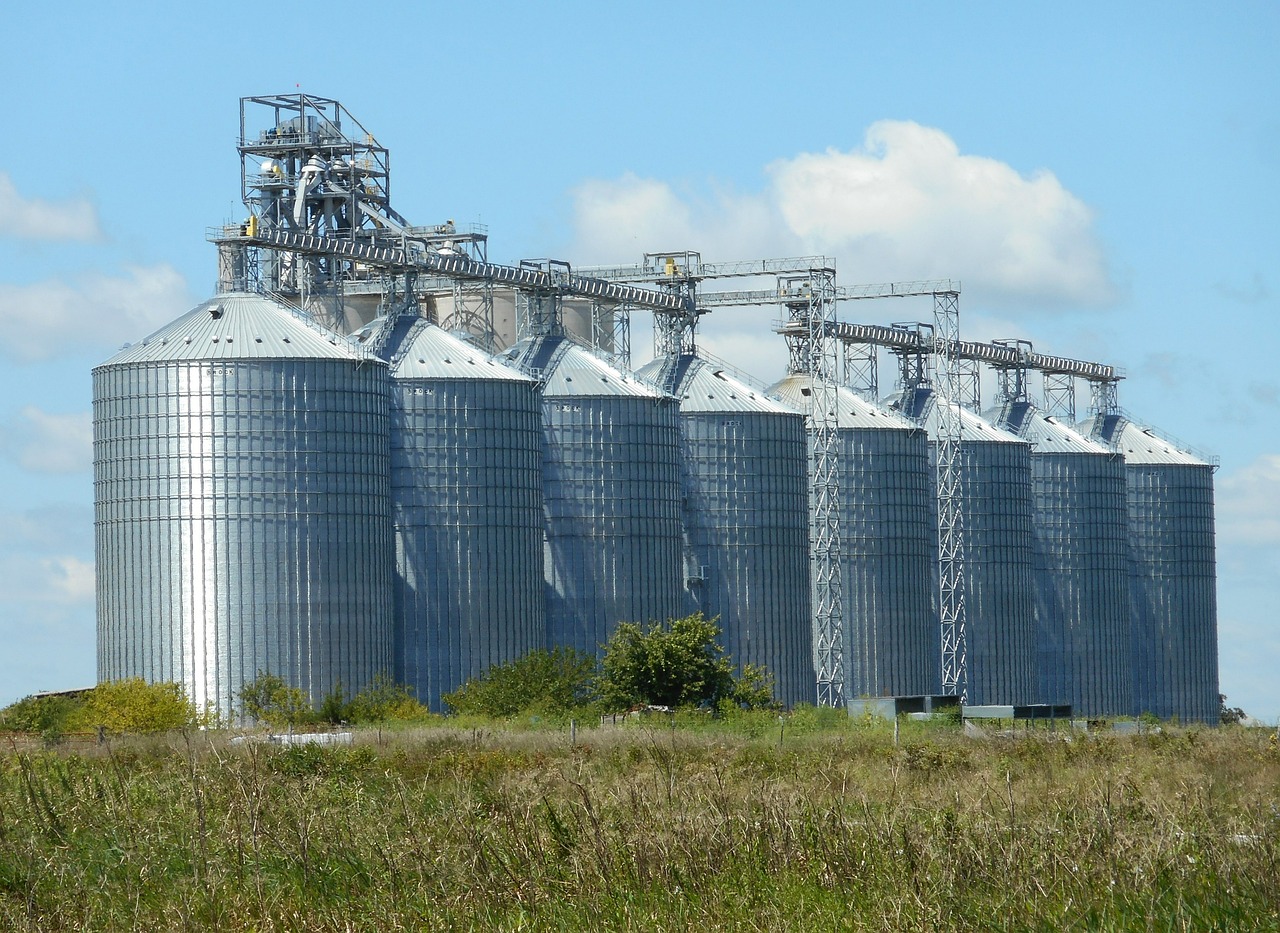 silos-1598168_1280