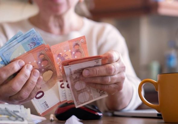 Šiaulietė apsimetėliams “investuotojams” atidavė net 30 tūkstančių eurų
